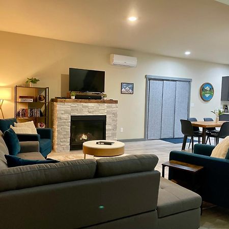 New Modern Cabin! 5Mi To Mt Rainier National Park! Hot Tub & Wifi Эшфорд Экстерьер фото