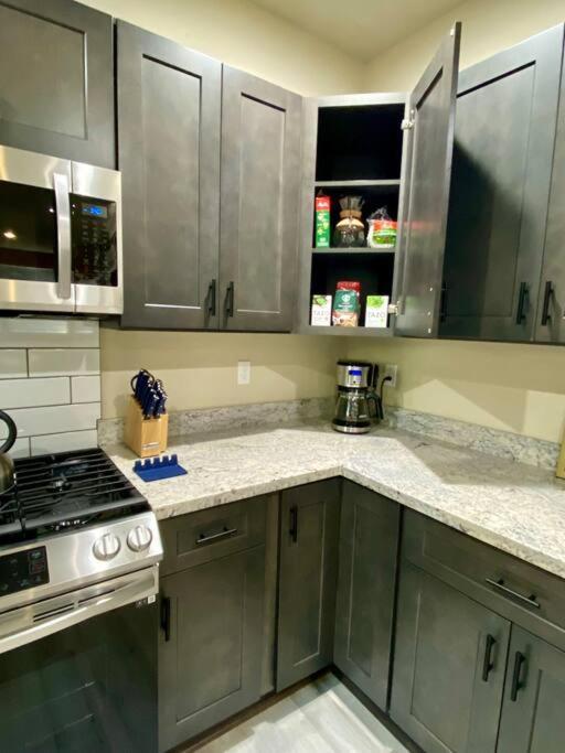 New Modern Cabin! 5Mi To Mt Rainier National Park! Hot Tub & Wifi Эшфорд Экстерьер фото