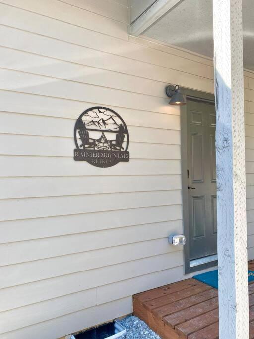 New Modern Cabin! 5Mi To Mt Rainier National Park! Hot Tub & Wifi Эшфорд Экстерьер фото
