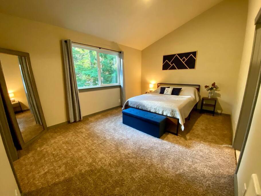 New Modern Cabin! 5Mi To Mt Rainier National Park! Hot Tub & Wifi Эшфорд Экстерьер фото