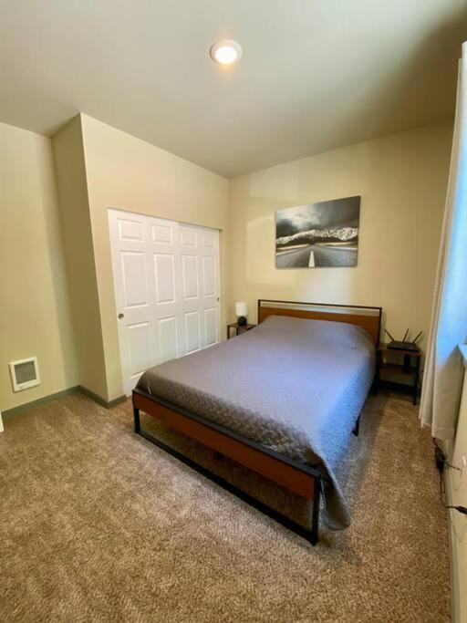 New Modern Cabin! 5Mi To Mt Rainier National Park! Hot Tub & Wifi Эшфорд Экстерьер фото
