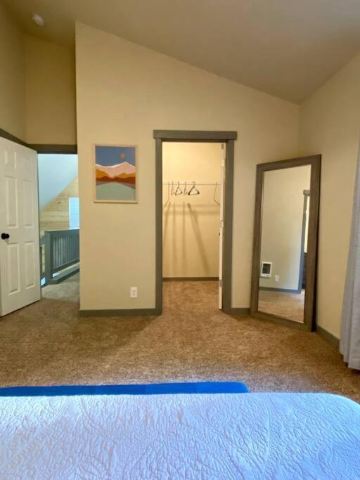 New Modern Cabin! 5Mi To Mt Rainier National Park! Hot Tub & Wifi Эшфорд Экстерьер фото